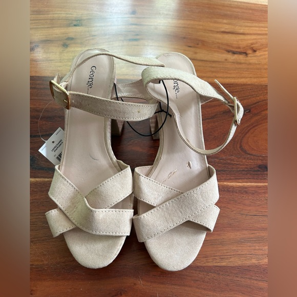 George chunky heals - Picture 2 of 9